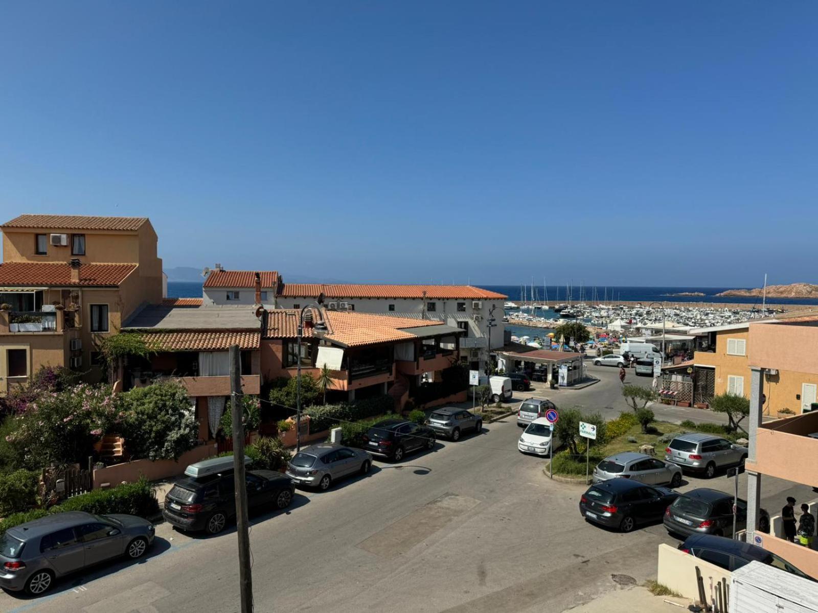 Borgo Spiaggia Изола-Росса Экстерьер фото
